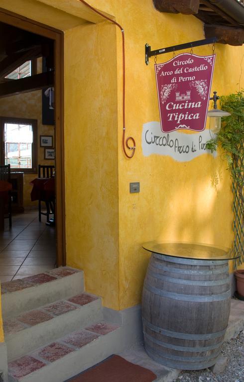 Arco Dei Nobili Bed & Breakfast Monforte D'Alba Exterior photo