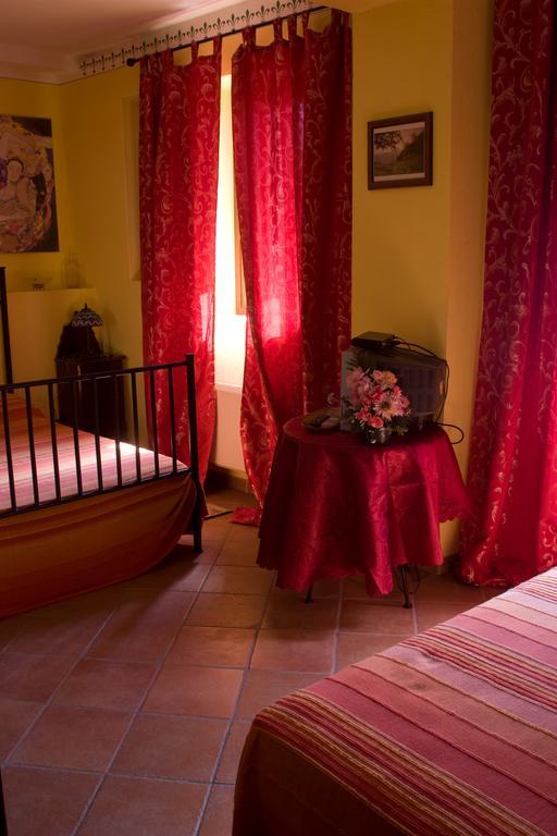 Arco Dei Nobili Bed & Breakfast Monforte D'Alba Exterior photo